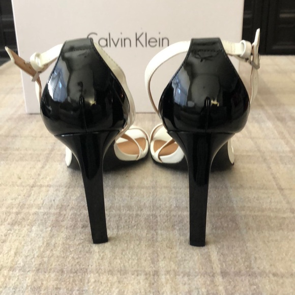 Calvin Klein strappy heels NWT - Picture 4 of 9